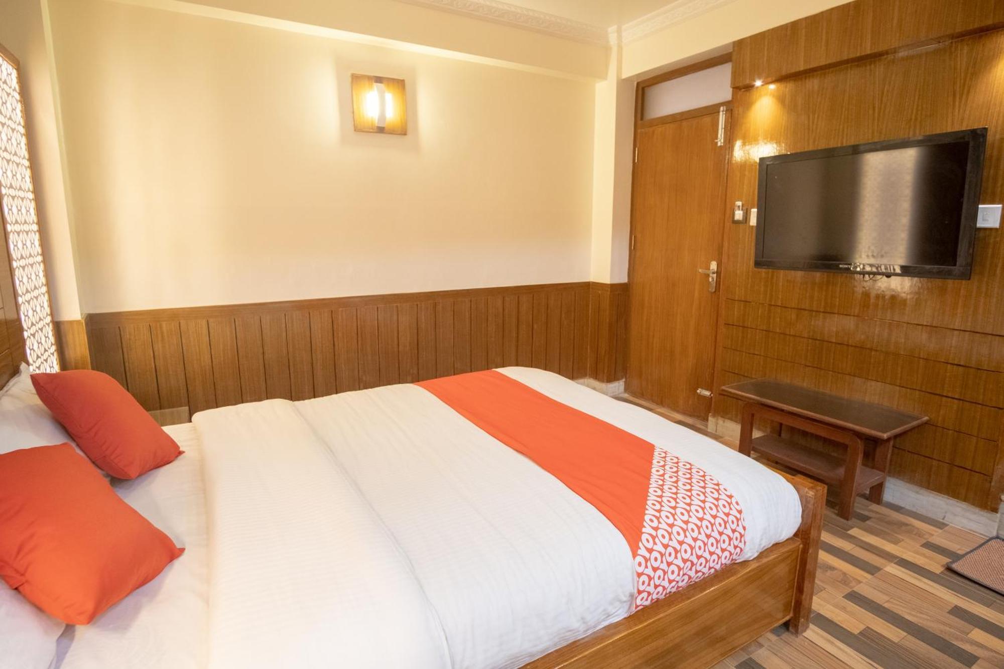 Oyo 304 Hotel Manama Balaju Kültér fotó