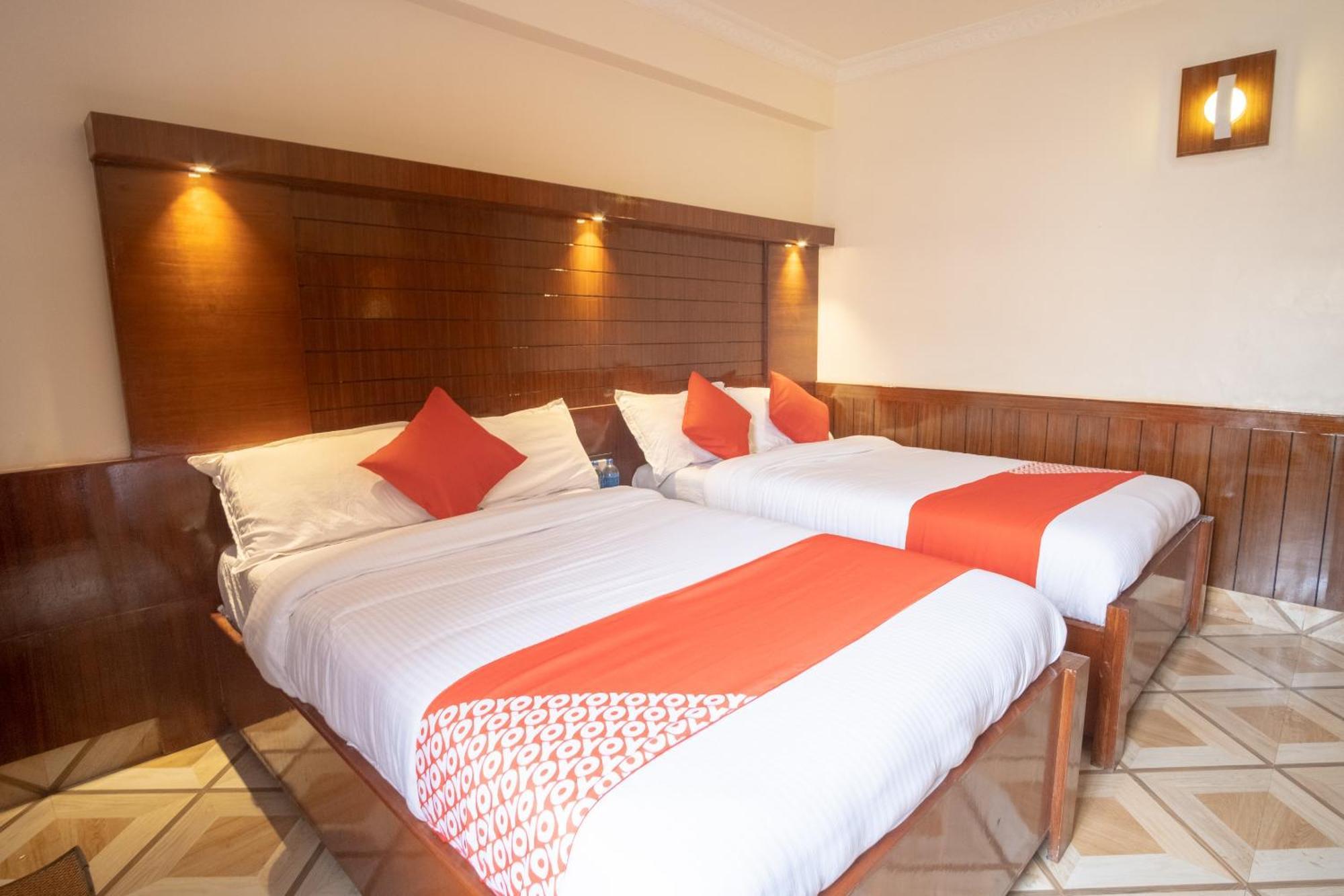 Oyo 304 Hotel Manama Balaju Kültér fotó