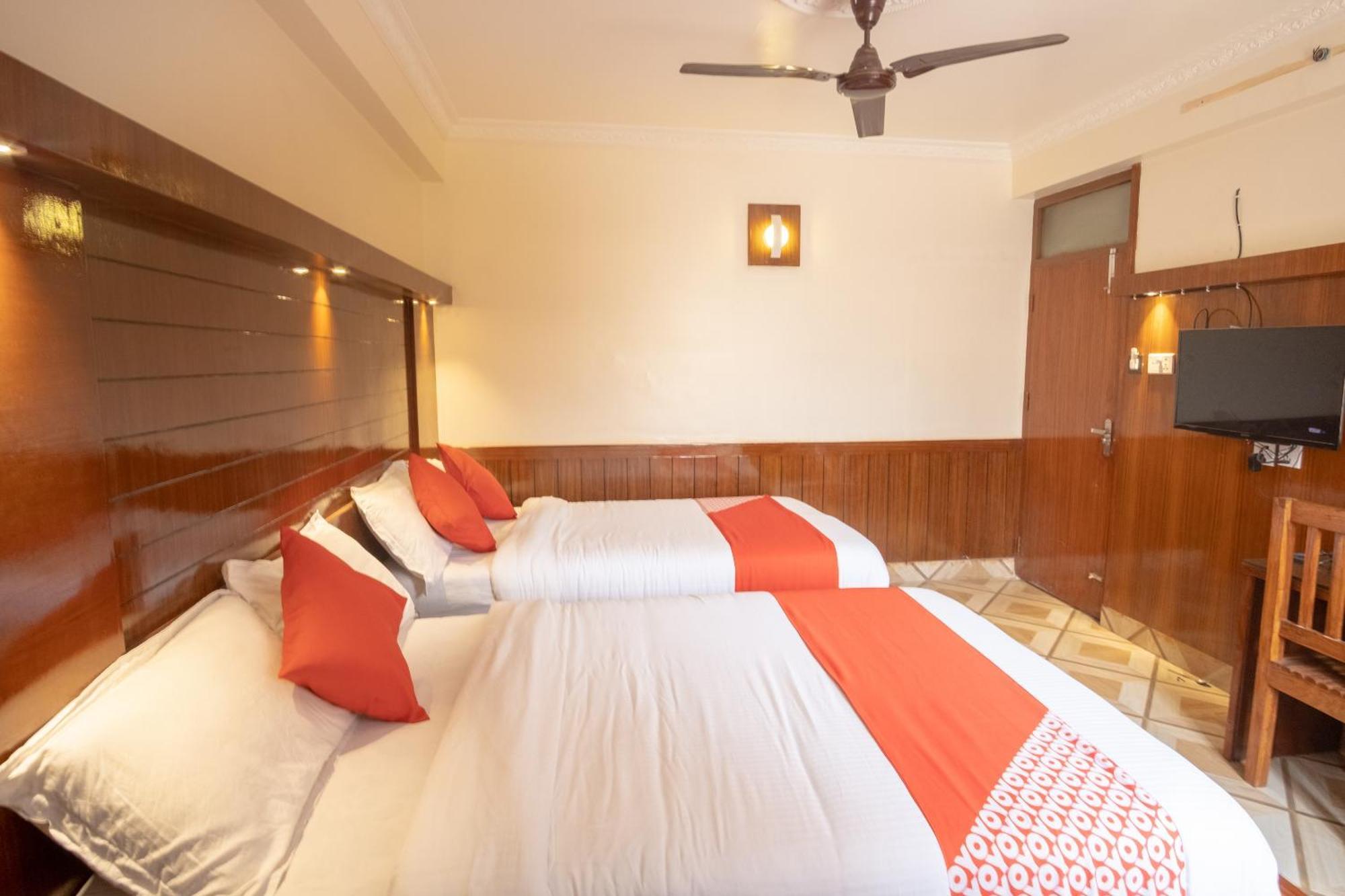 Oyo 304 Hotel Manama Balaju Kültér fotó