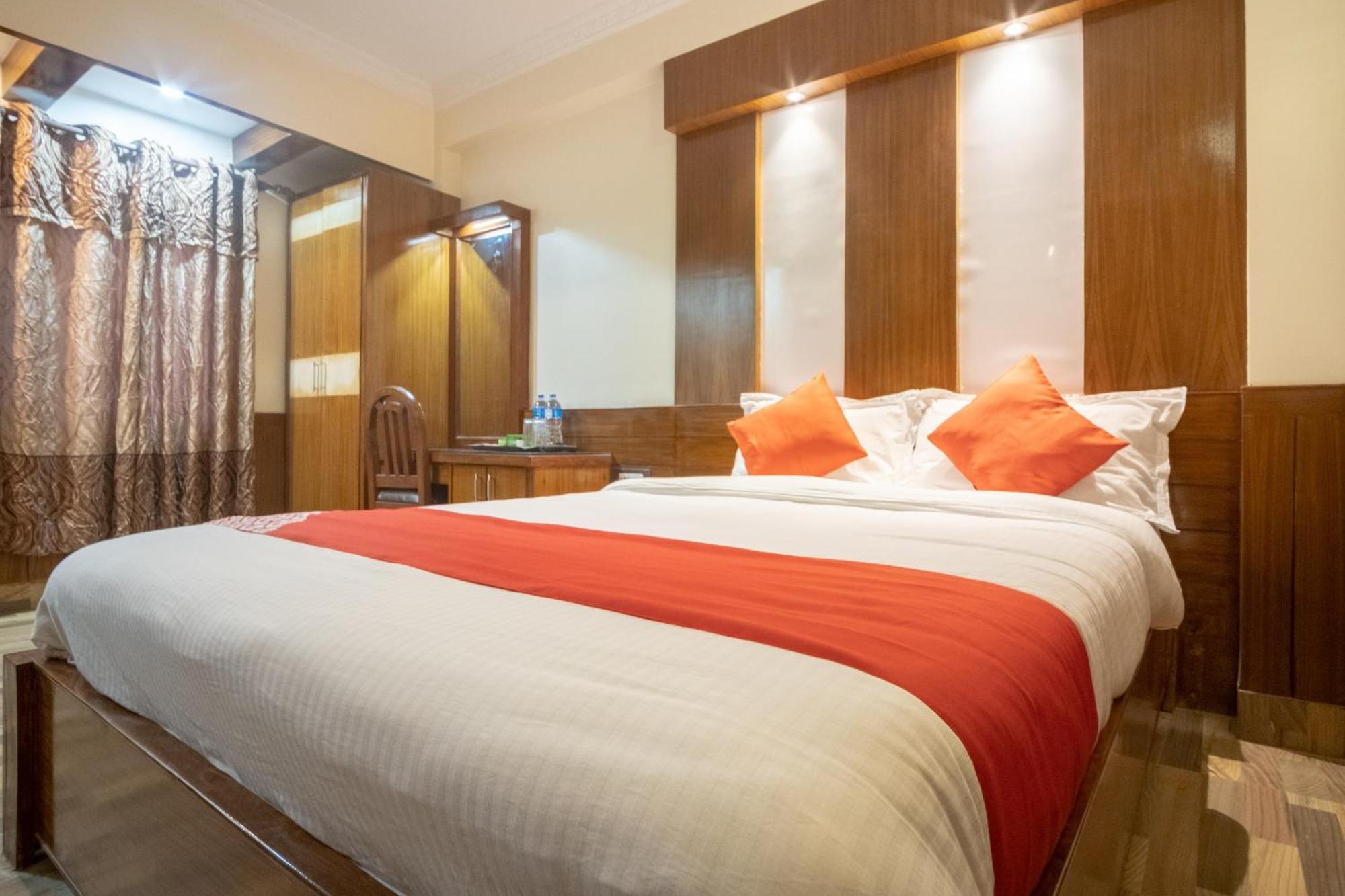 Oyo 304 Hotel Manama Balaju Kültér fotó