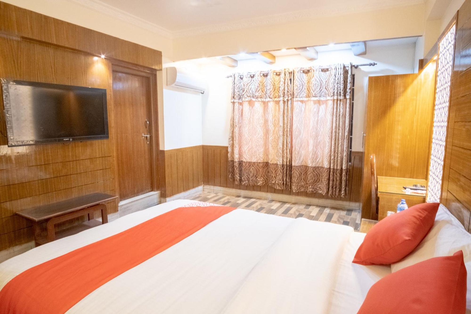 Oyo 304 Hotel Manama Balaju Kültér fotó
