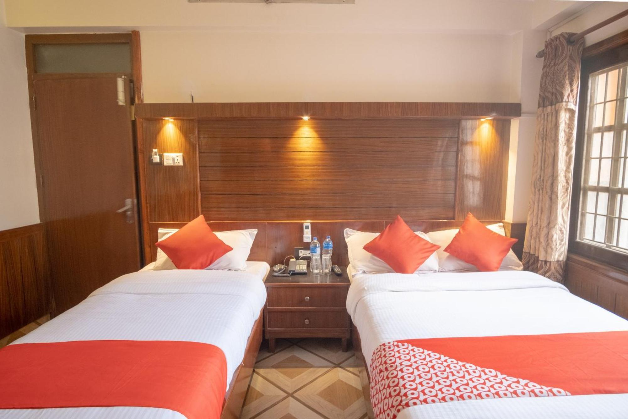 Oyo 304 Hotel Manama Balaju Kültér fotó
