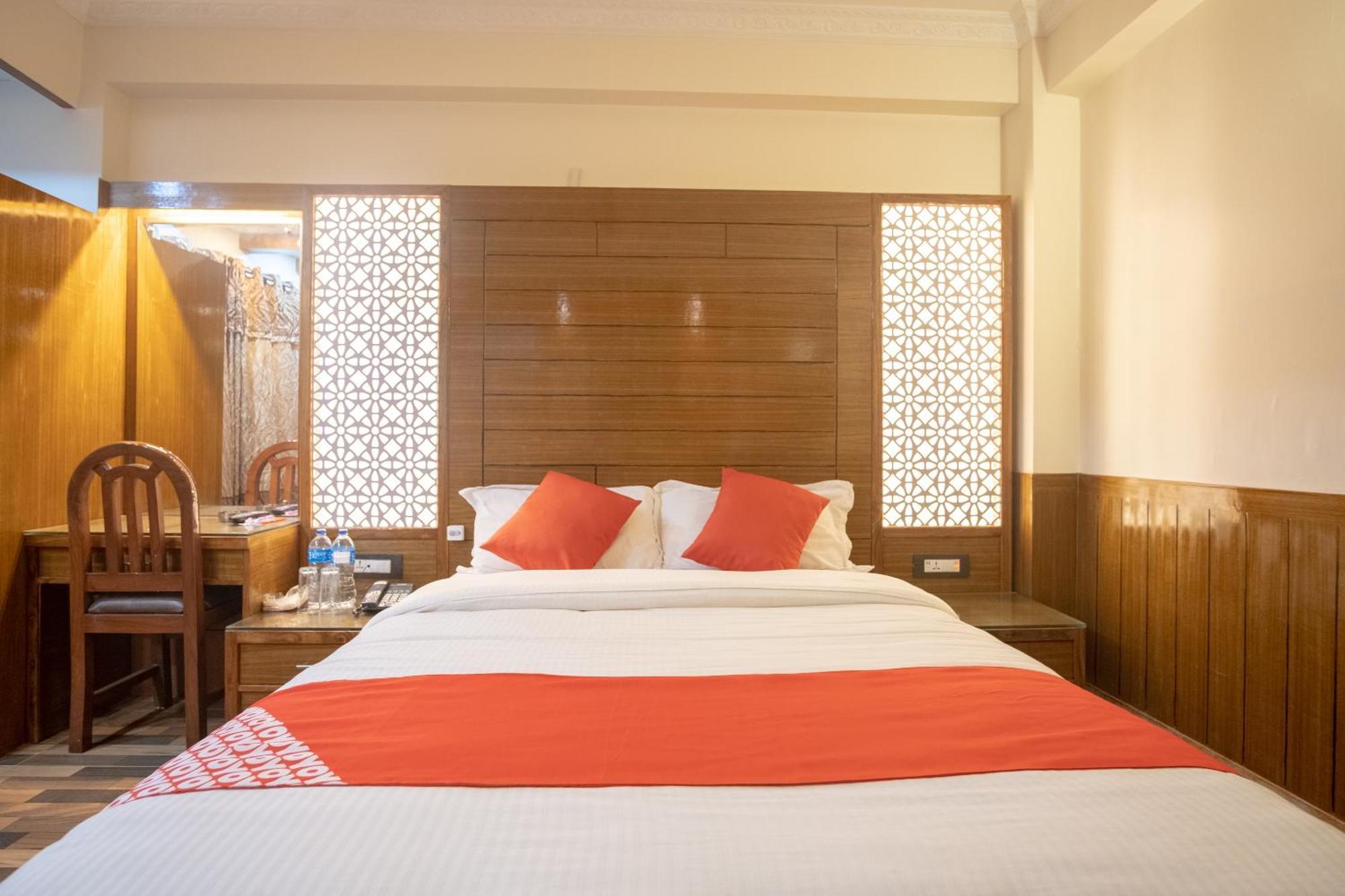 Oyo 304 Hotel Manama Balaju Kültér fotó